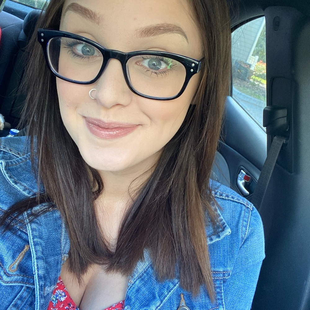 Meet your Posher, Emily